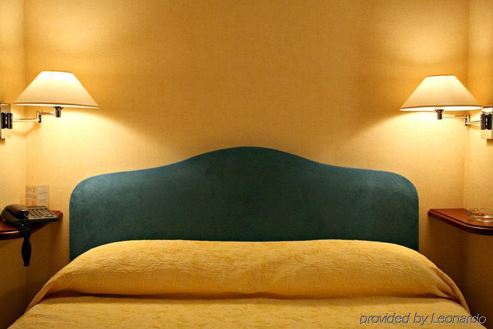 Hotel Concortel Parigi Camera foto
